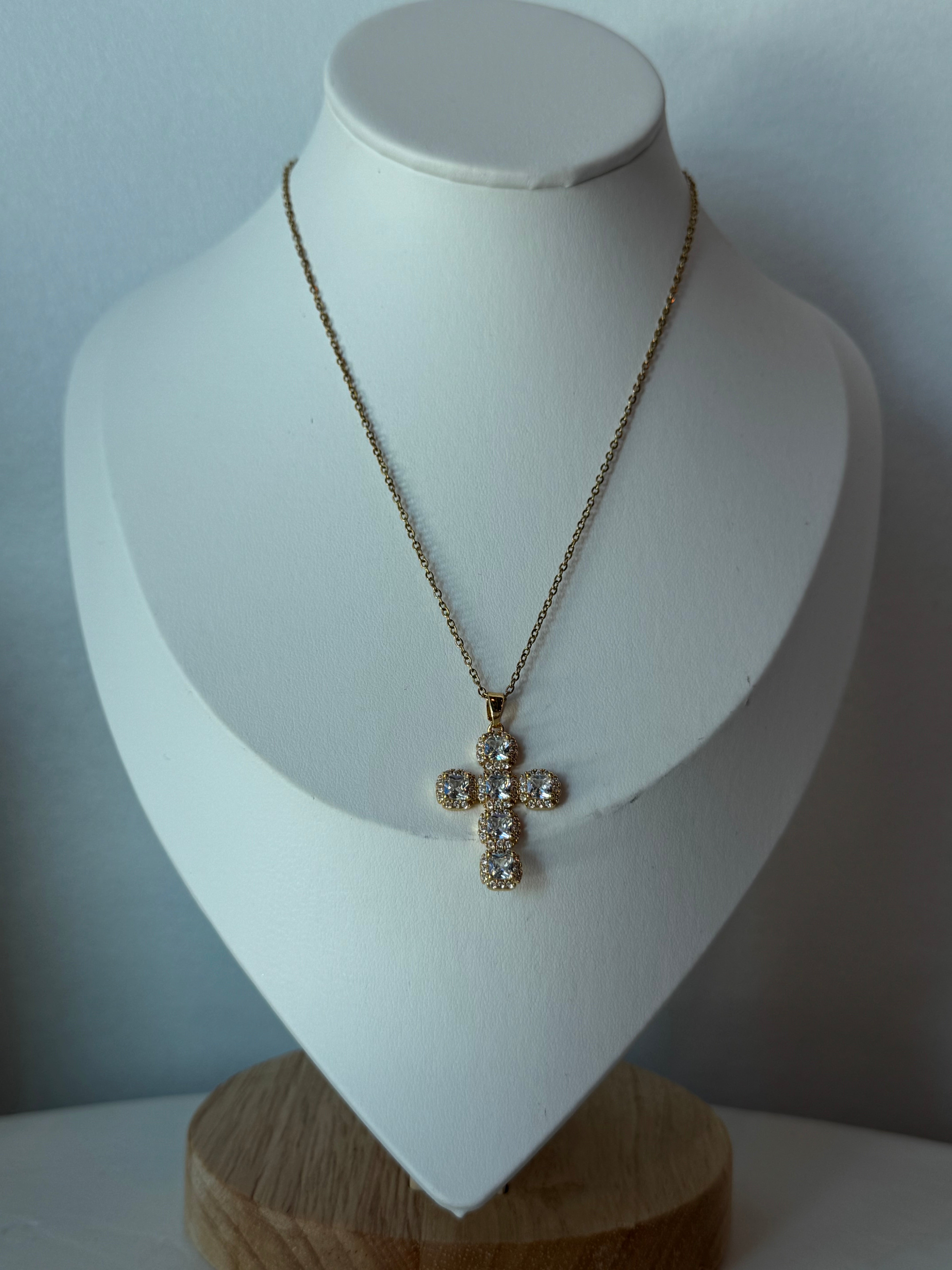AVERY CROSS NECKLACE
