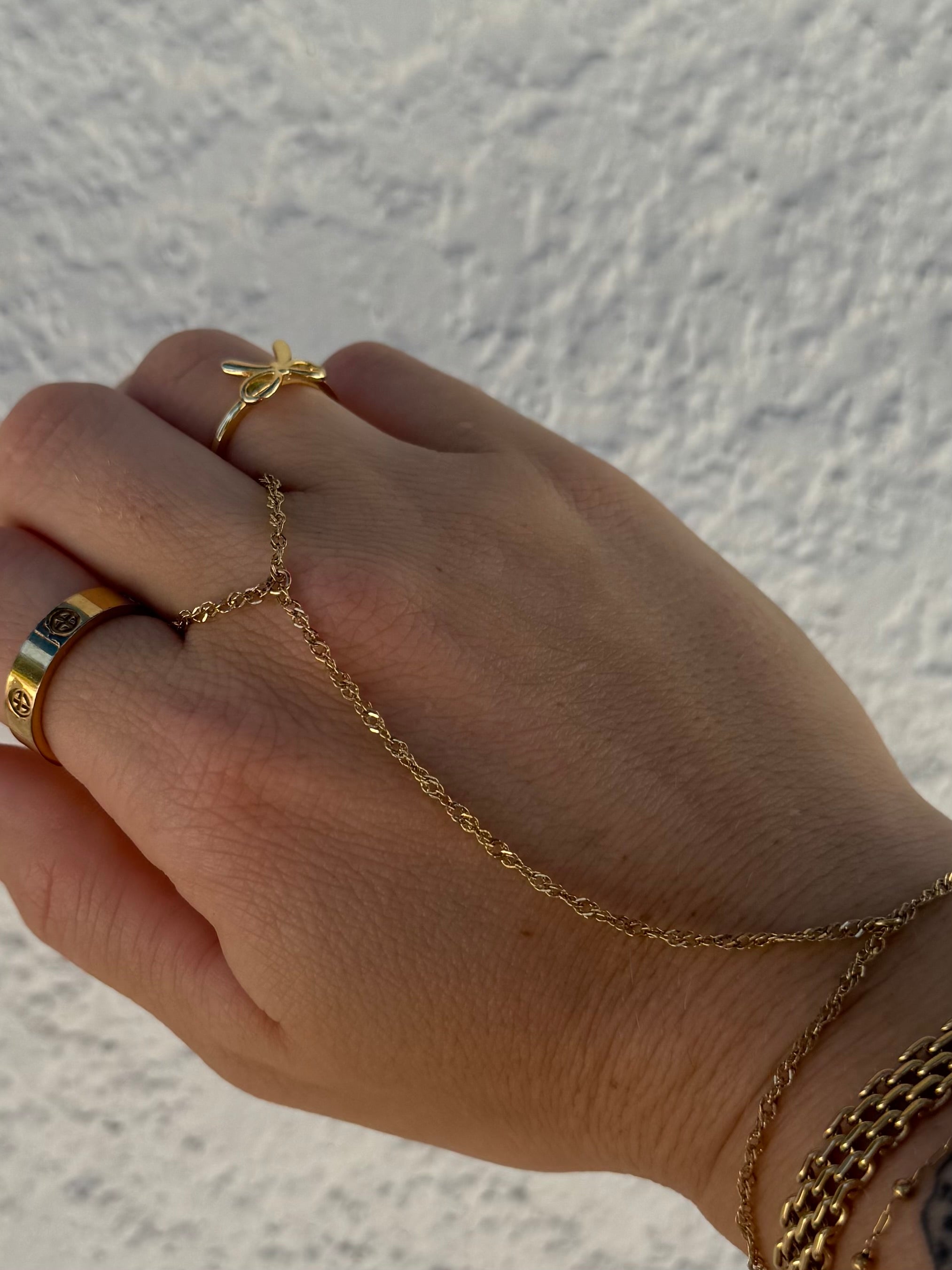 LILY HAND CHAIN